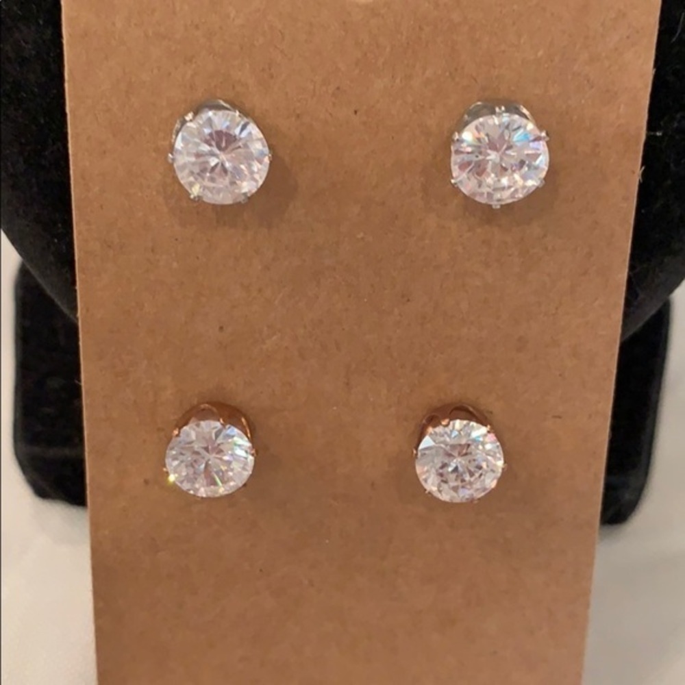 💐5/35 2 large faux diamond crystal stud earrings